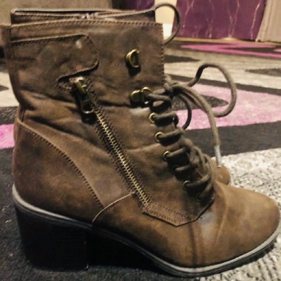 Comfortable Booties - Picture 3 of 4